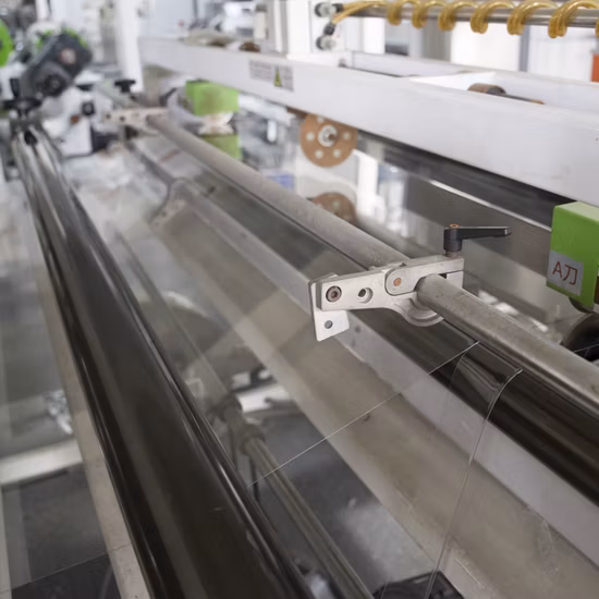 Película de laminação de folha de polipropileno PC PVC Pet PP PS Filme de laminação para embalagem de alimentos Folha de filme de proteção ambiental com retardador de chama de alta temperatura